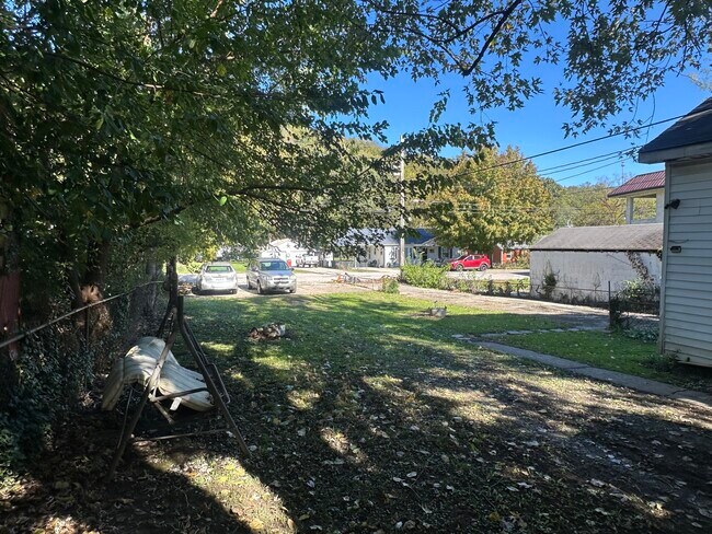 Foto del edificio - 218 Holmes St