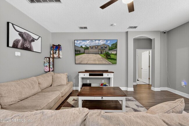 Building Photo - 2038 Creekmont Dr