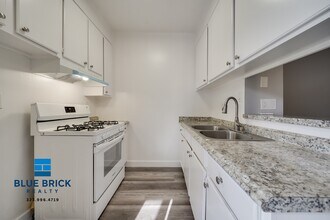 Building Photo - 8430 Cedros Ave