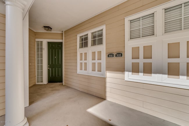 Building Photo - 2052 SECRET GARDEN Ln