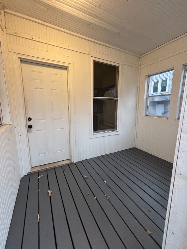 Building Photo - 814 6th Ave S