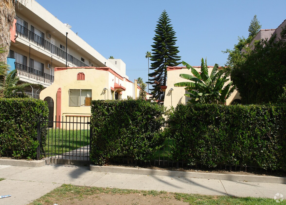 5731 Carlton Way, Los Angeles, CA 90028 Apartments in Los Angeles, CA