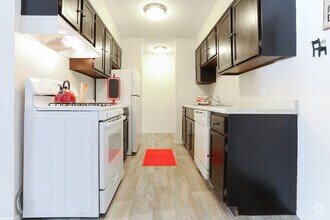 2BR, 1.5BA - 990 SF - Stone Grove Apartments