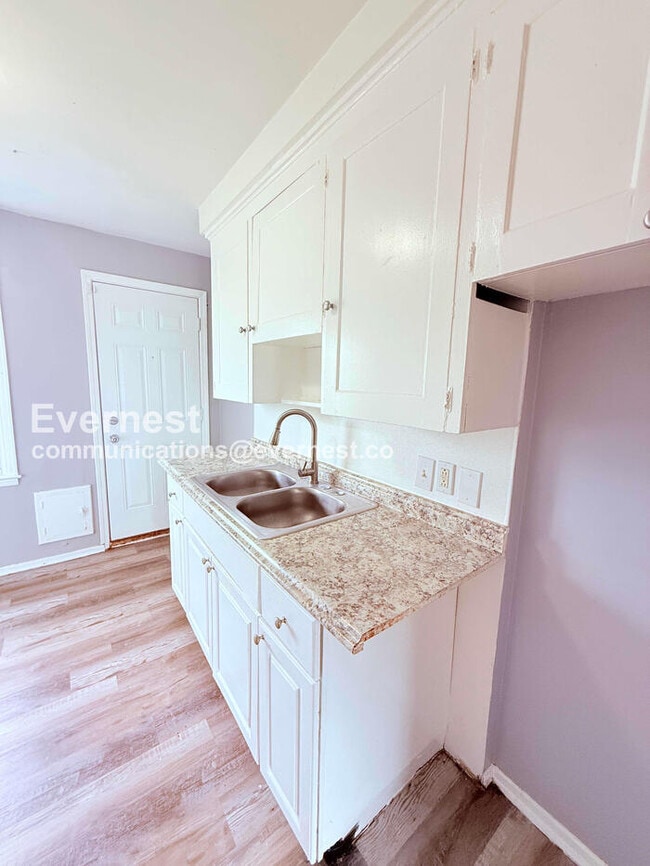 Foto del edificio - 17137 Ontario St