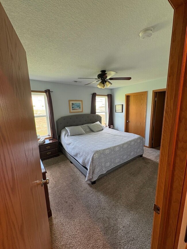 Foto del edificio - 3 Bedroom 2 Bathroom Duplex