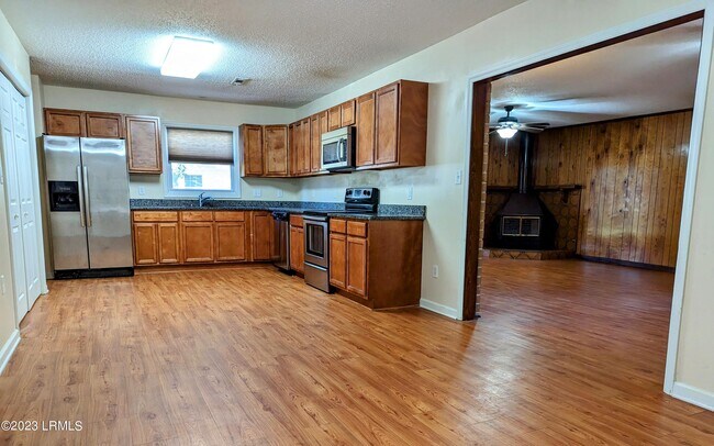 Foto del edificio - 611 Broad River Dr