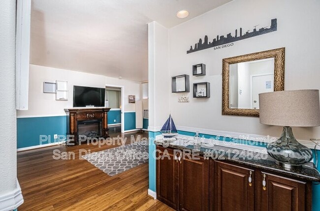 Building Photo - 2510 Torrey Pines Rd