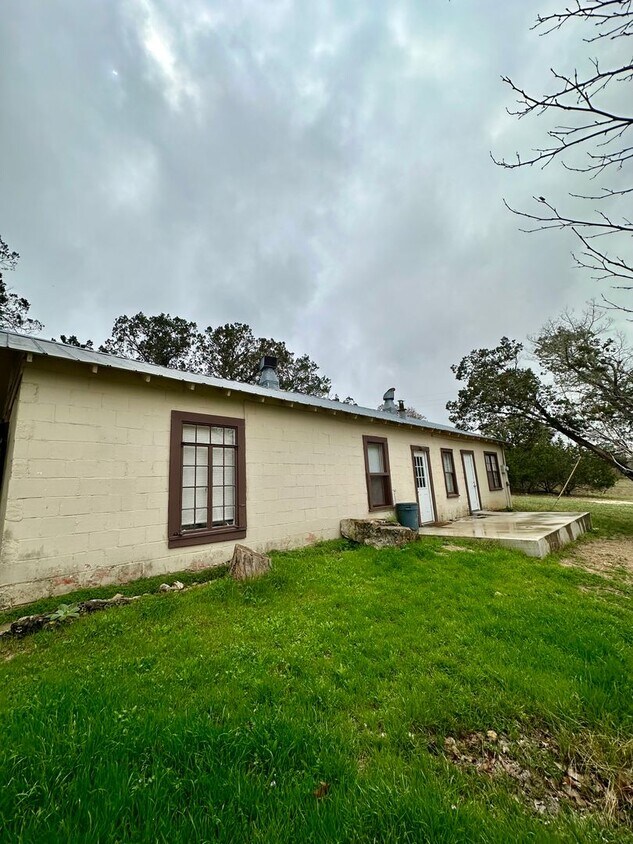 Primary Photo - 2/1 Cabin In Ingram