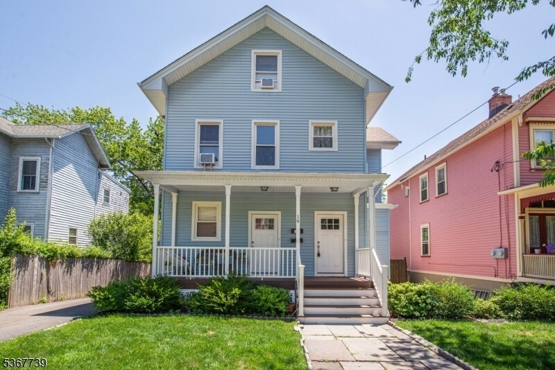 Primary Photo - 19 St Lukes Pl