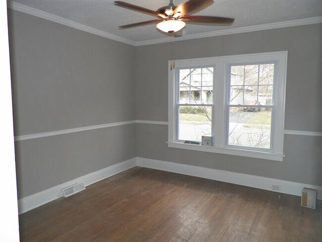 Foto del edificio - 2624 S Taylor Rd