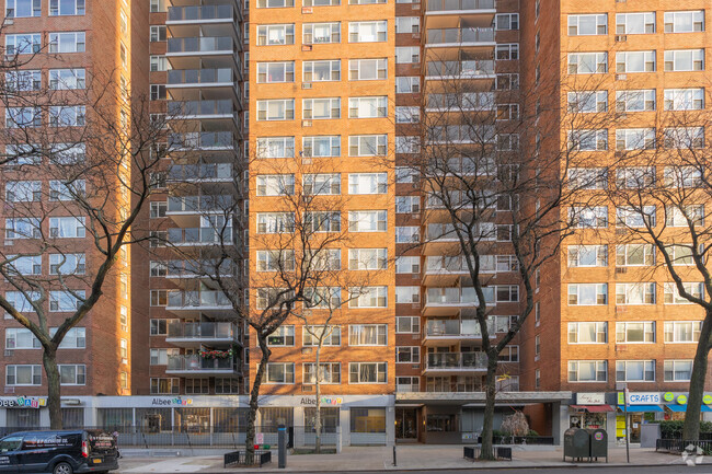 Foto del edificio - 701-715 Amsterdam Ave