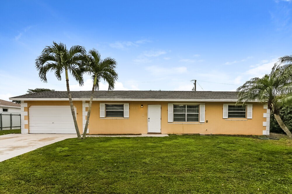 Primary Photo - 750 SE Streamlet Ave
