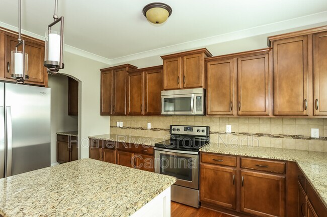 Building Photo - 416 Landis Oak Way