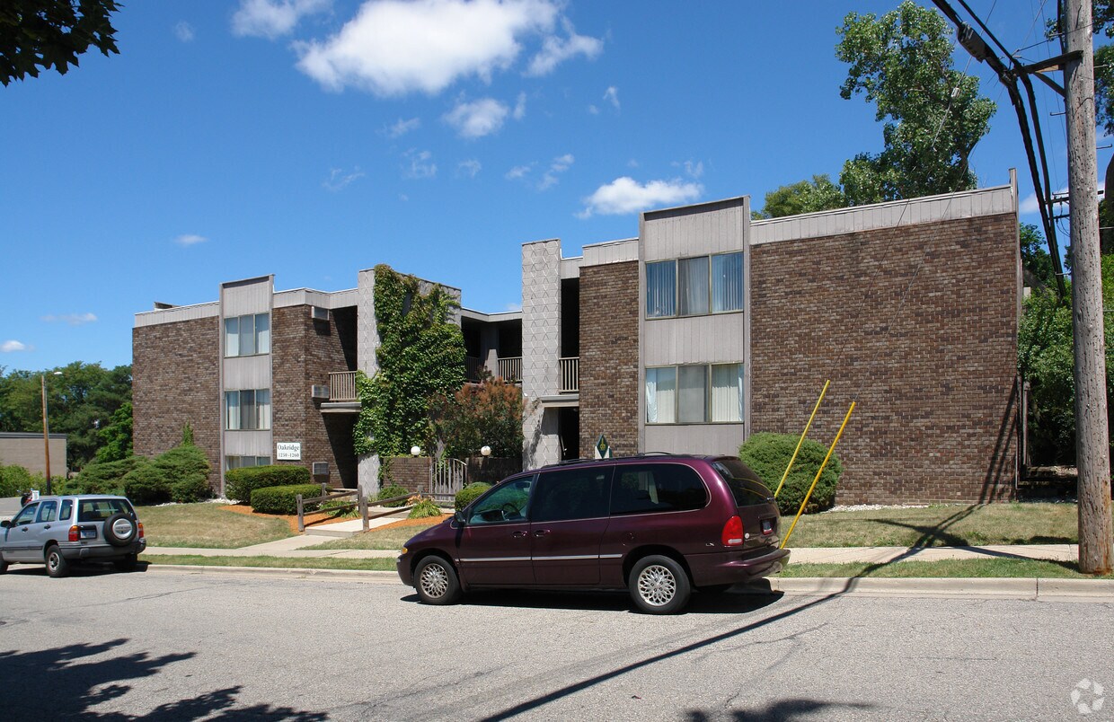 Building Photo - Oakridge Apartments