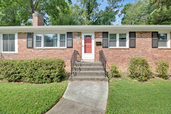 Foto del edificio - 2540 Kirklyn St