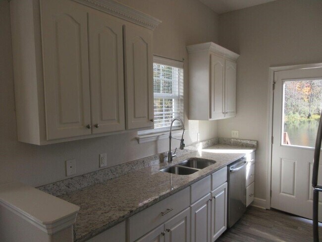 Foto del edificio - 321 Summercreek Cove