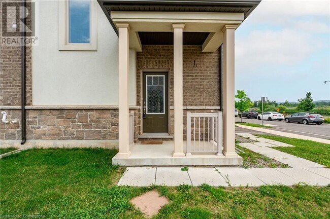 Building Photo - 3883 Tufgar Cres