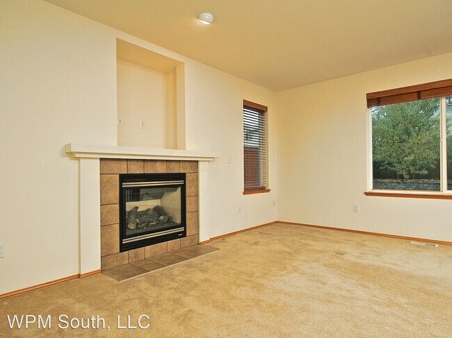 Building Photo - 4 br, 2.5 bath House - 5530 SE 2nd Ct