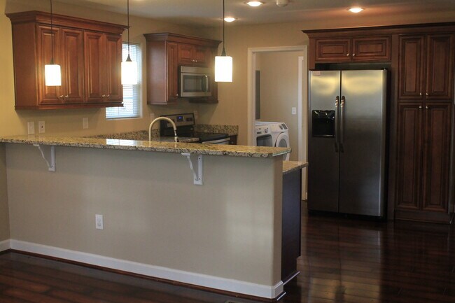 Building Photo - 2524 Grandy Ave