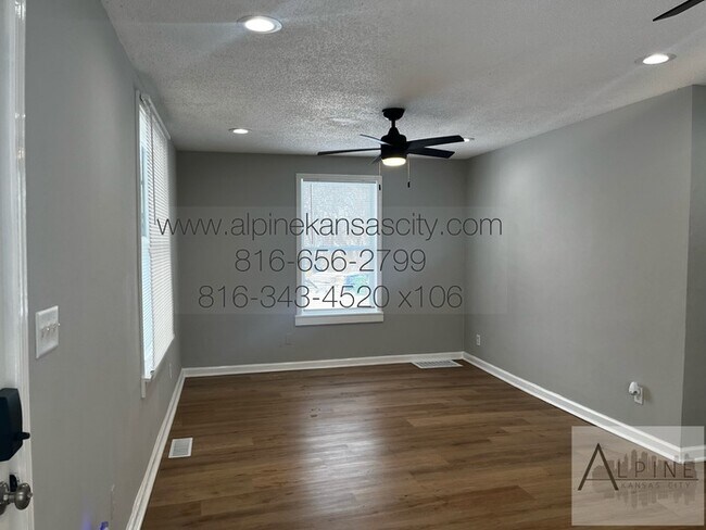 Foto del edificio - Beautifully Updated Home! Fenced! Vouchers OK!