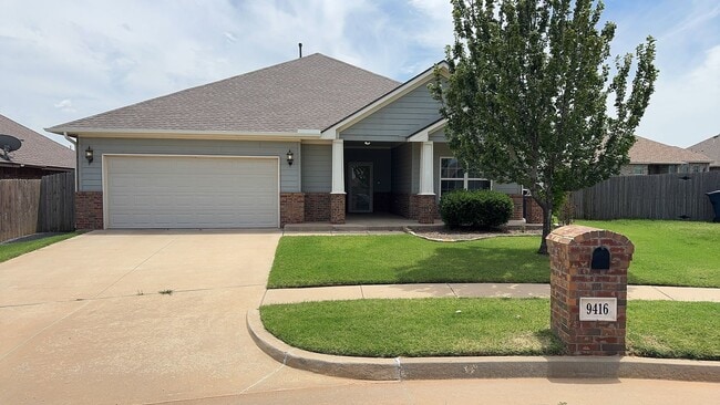 A Very Beautiful and Spacious 3 Bedroom 2 Bath Home in Yukon Public Schools - A Very Beautiful and Spacious 3 Bedroom 2 Bath Home in Yukon Public Schools