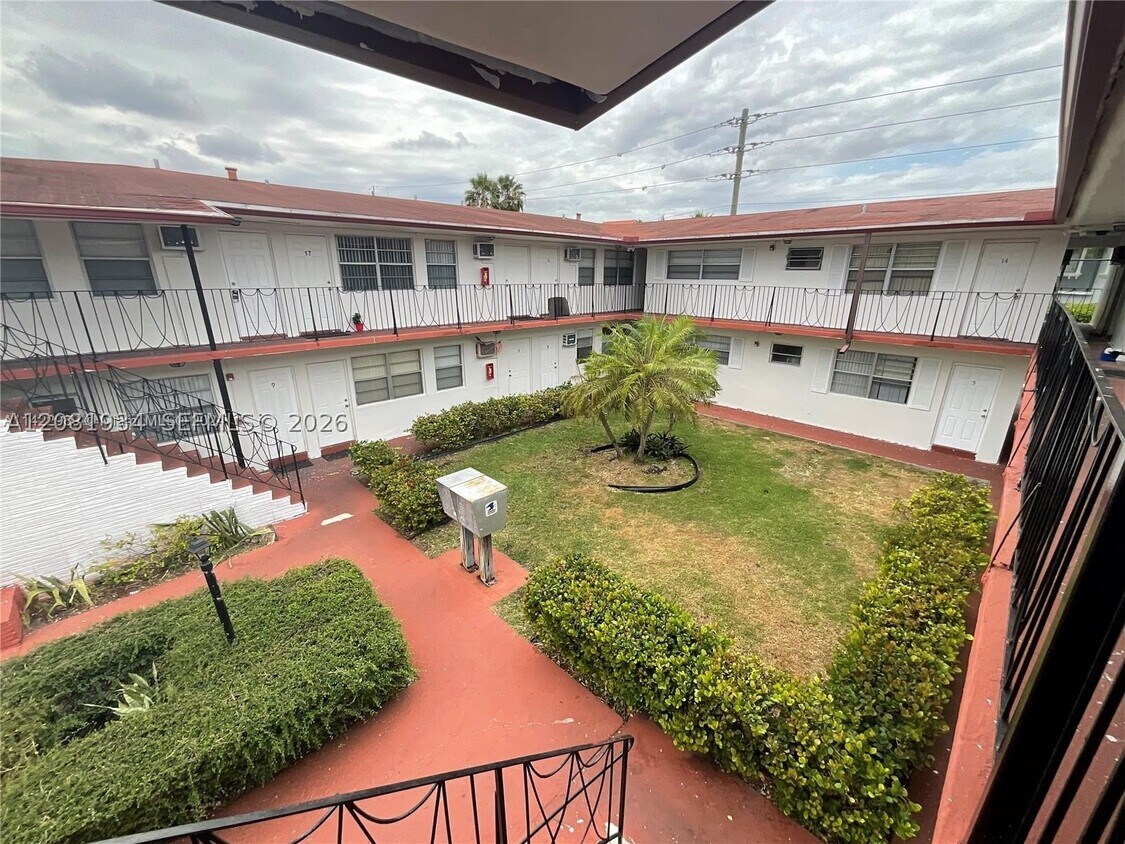 Foto del edificio - 11605 Canal Dr