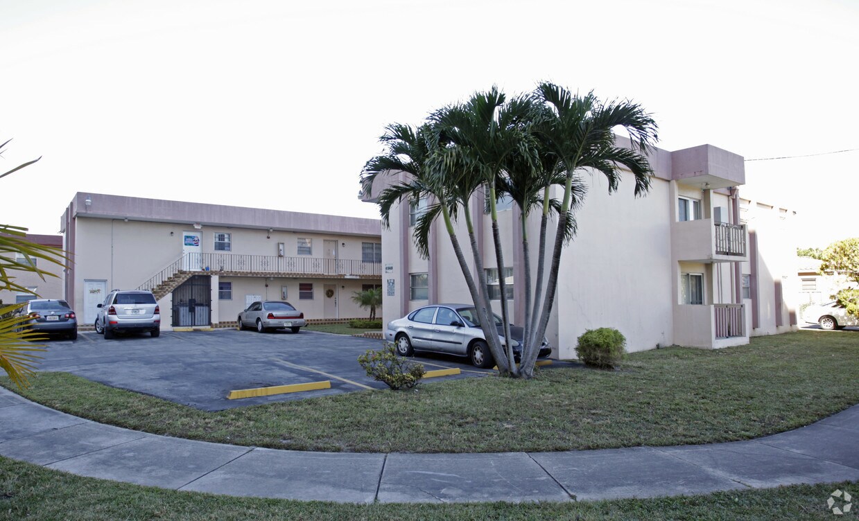 Primary Photo - 6365 SW 8th St