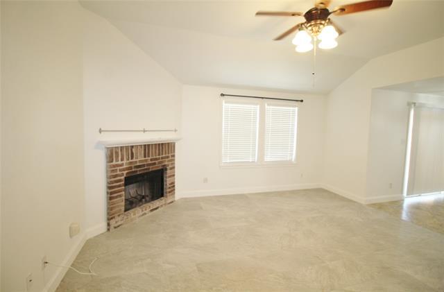 Building Photo - 928 W Oakcrest Dr