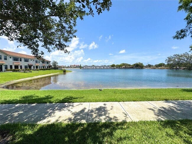 Foto del edificio - 1071 NW 33rd Manor