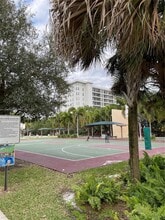 Building Photo - 555 Oaks Ln