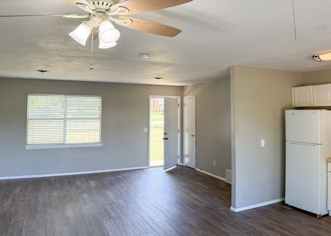 Photo - $500 OFF FIRST MONTHS RENT | 2.5 ACRE LOT! 4 Beds in Central Edmond! House