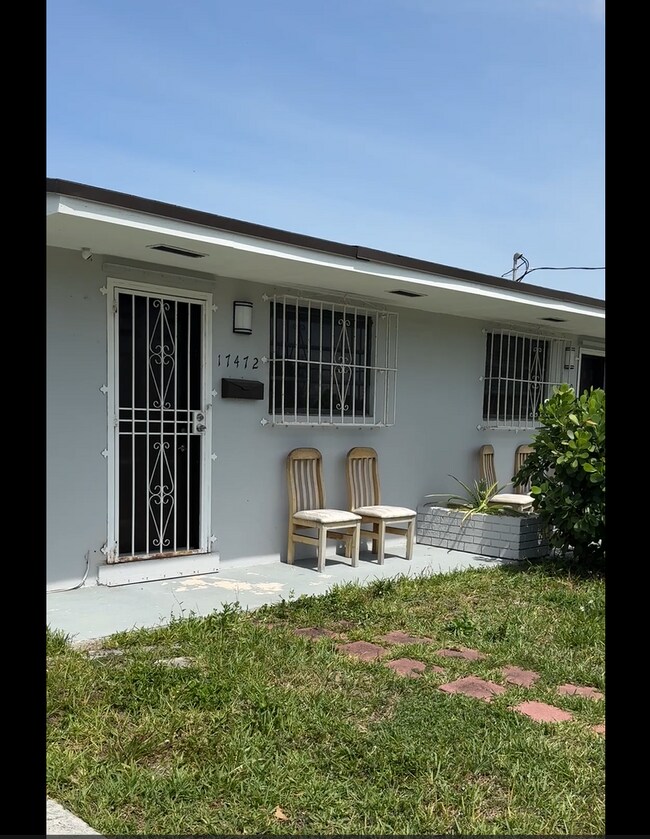 Building Photo - 17472 SW 105th Ave