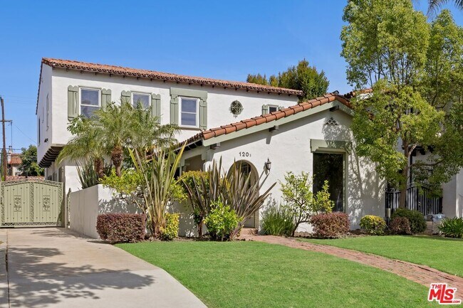 Foto del edificio - 120 S Poinsettia Pl