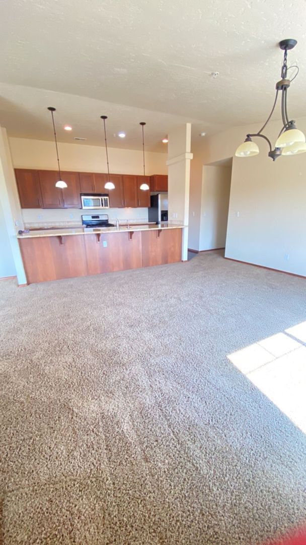 Building Photo - Beautiful Townhome in Hayden