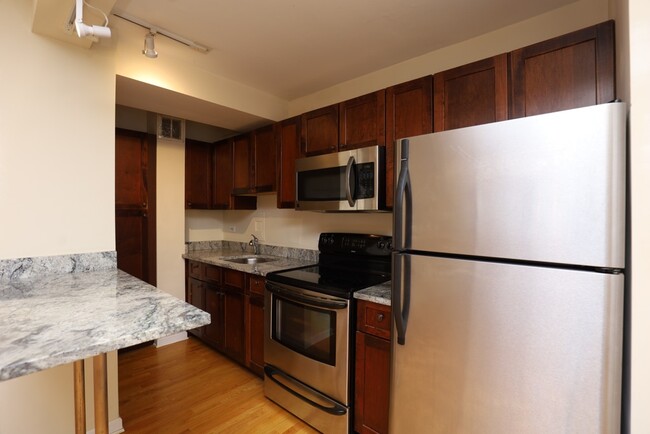 Foto del edificio - 4180 N Marine Dr
