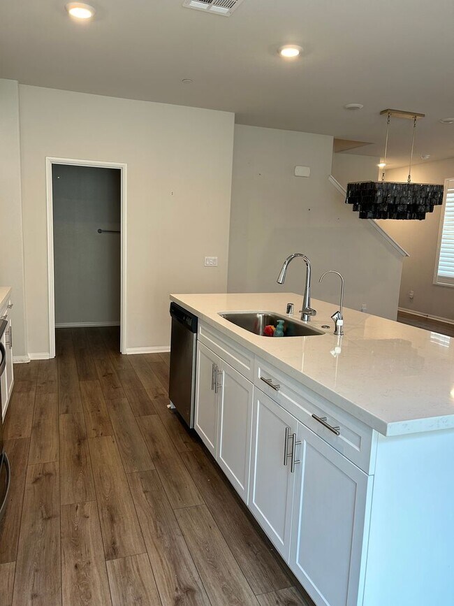 Foto del edificio - 40596 Birchfield Dr