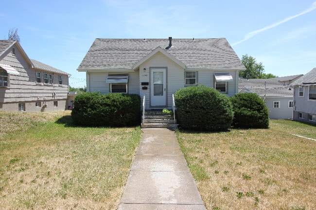 Building Photo - 2232 10th Ave