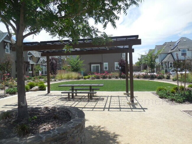 Building Photo - 1209 Lavande Dr
