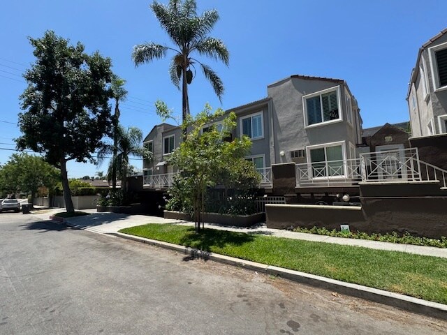 Foto del edificio - 355 N Maple St