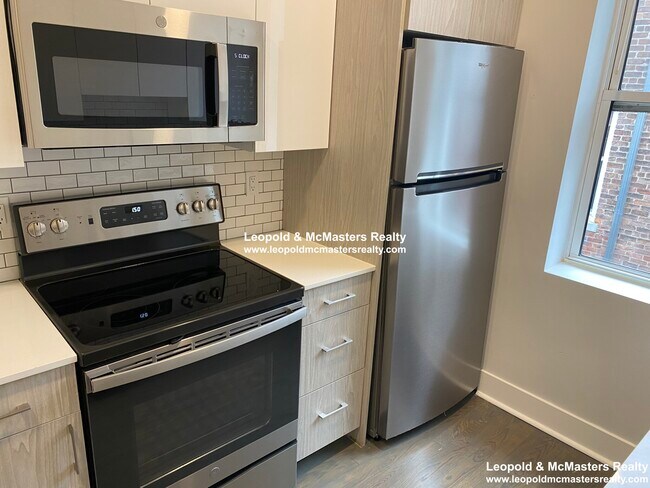 Foto del edificio - 77 Park Dr