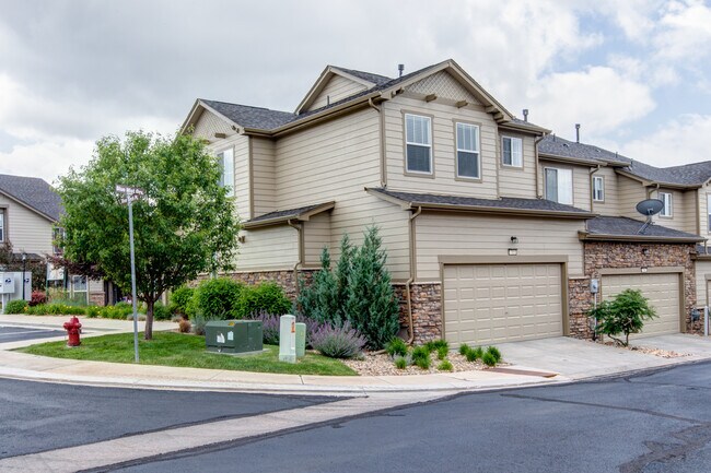 Building Photo - Nice 3 bedroom Monument Townhome
