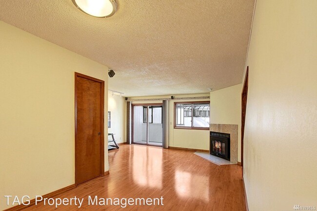 Foto del edificio - 2 br, 1.5 bath House - 1017 156th Ave NE #A12