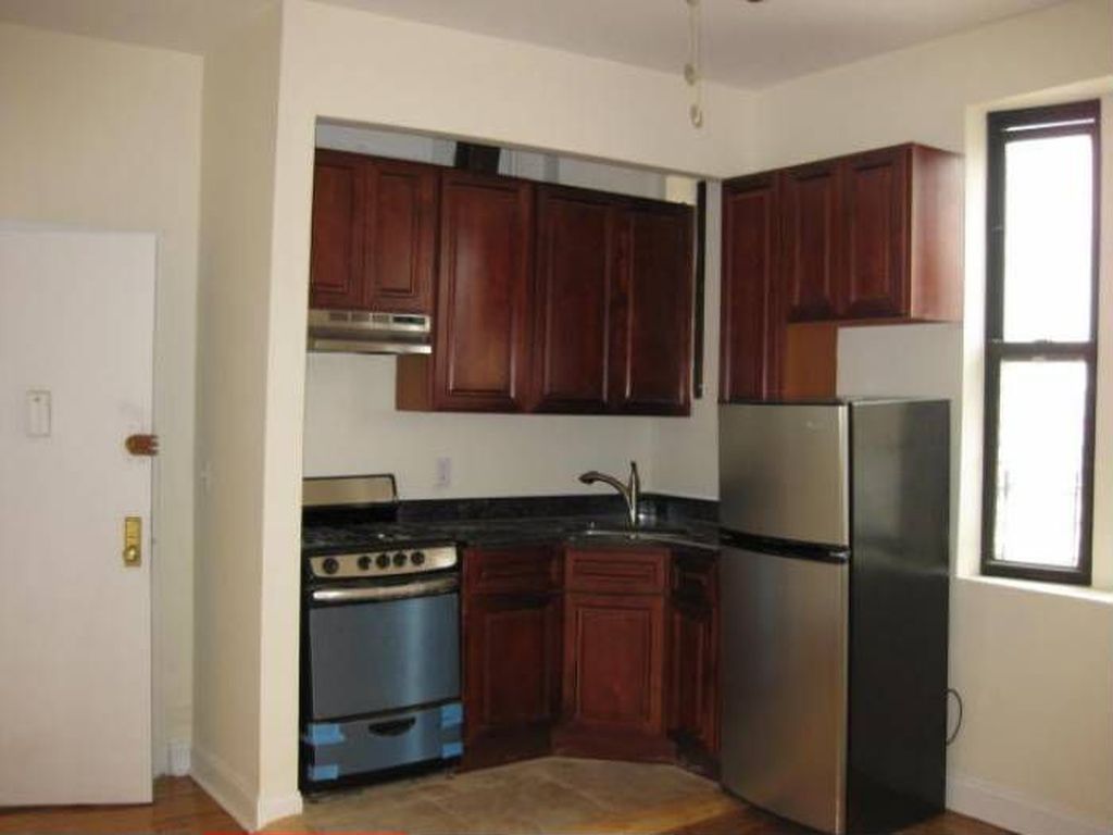 Primary Photo - 55 Tiemann Pl