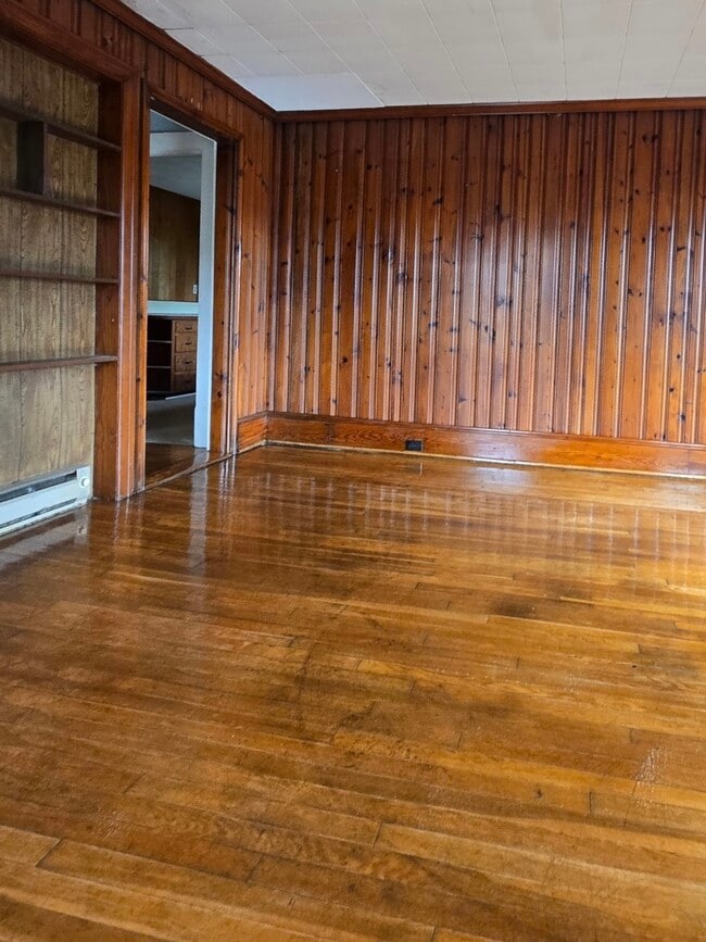 Building Photo - 204 S West St