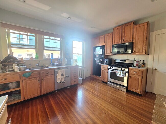 Building Photo - 67 Hillsdale Rd