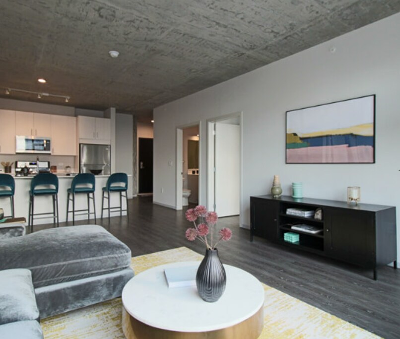 Foto principal - 771 S Clark St