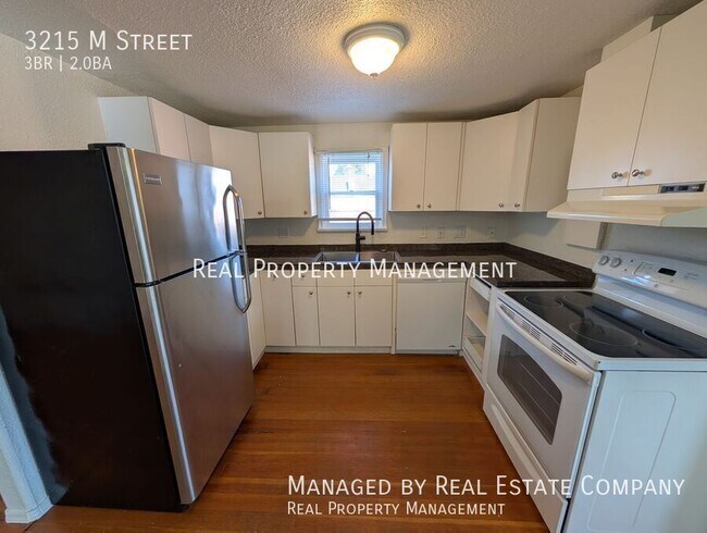 Building Photo - 3215 M St