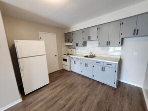 Building Photo - 37 Dobbin St