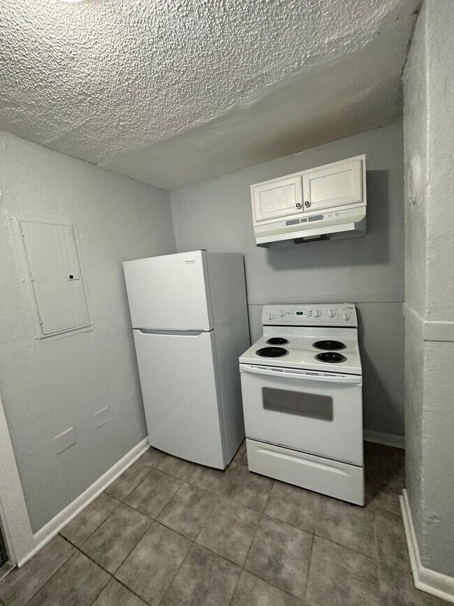 Foto del edificio - Fully Renovated 2/1 Single Family House Available for Immediate Rent!