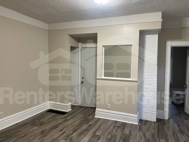 Foto del edificio - 483 Edmund Ave W